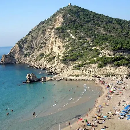 с видом на море и бассейном , 600 м от пляжа